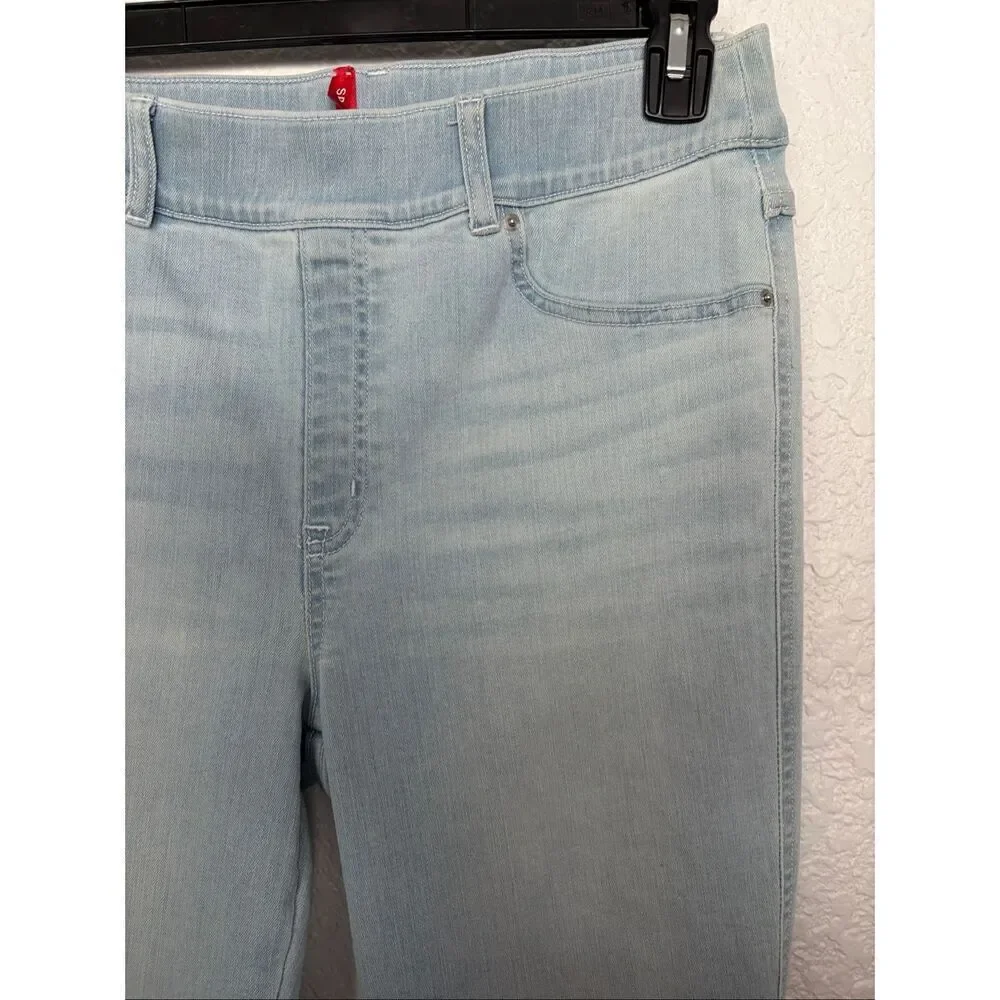 SPANX Pull On Stretch Flare Jeans in Retro Light Wash Size L - Picture 6 of 12